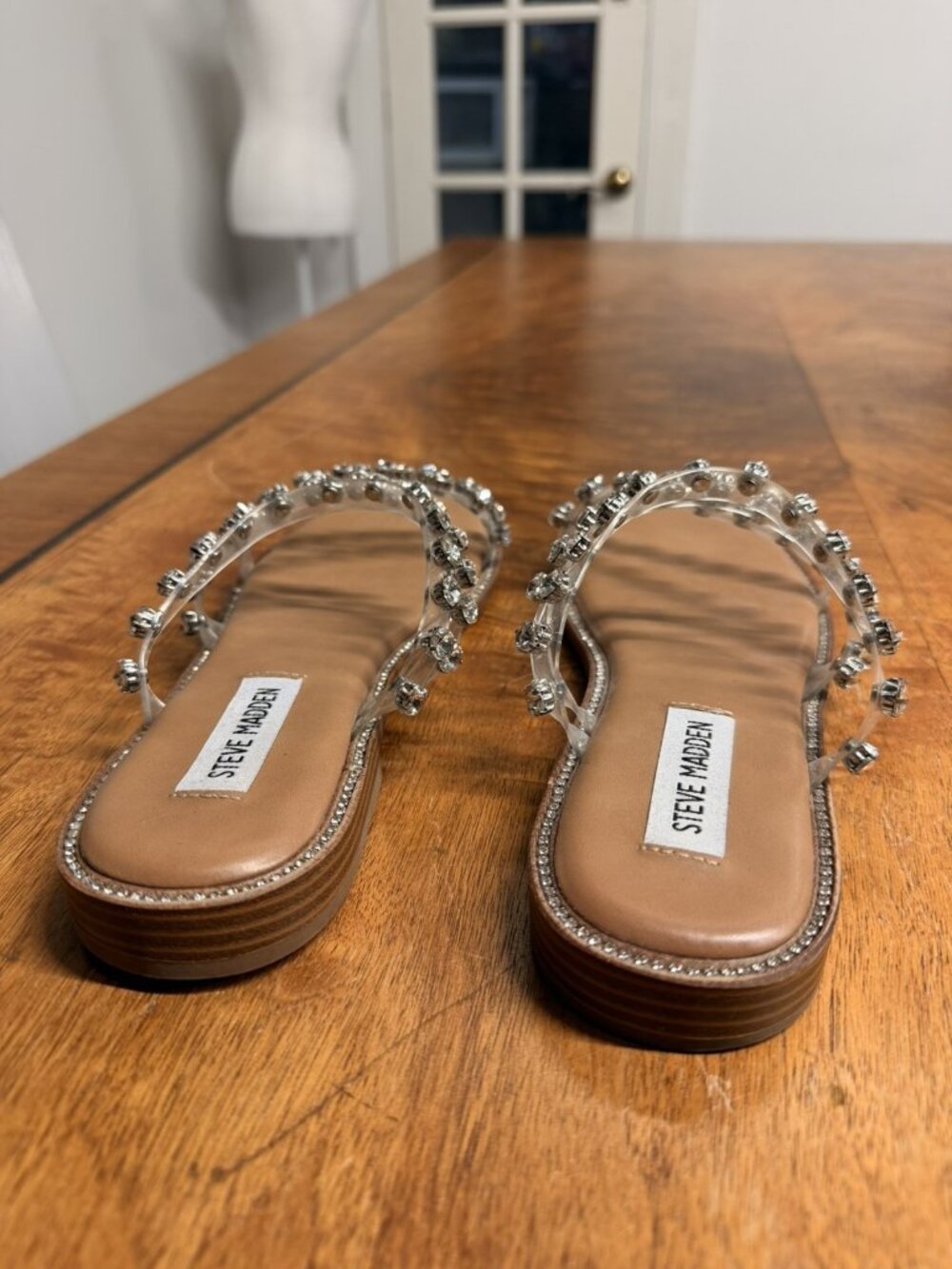 Steve Madden Women’s 7 Rhinestone Strappy Skyler Clear Sandals Cushioned Summer - Picture 4 of 6